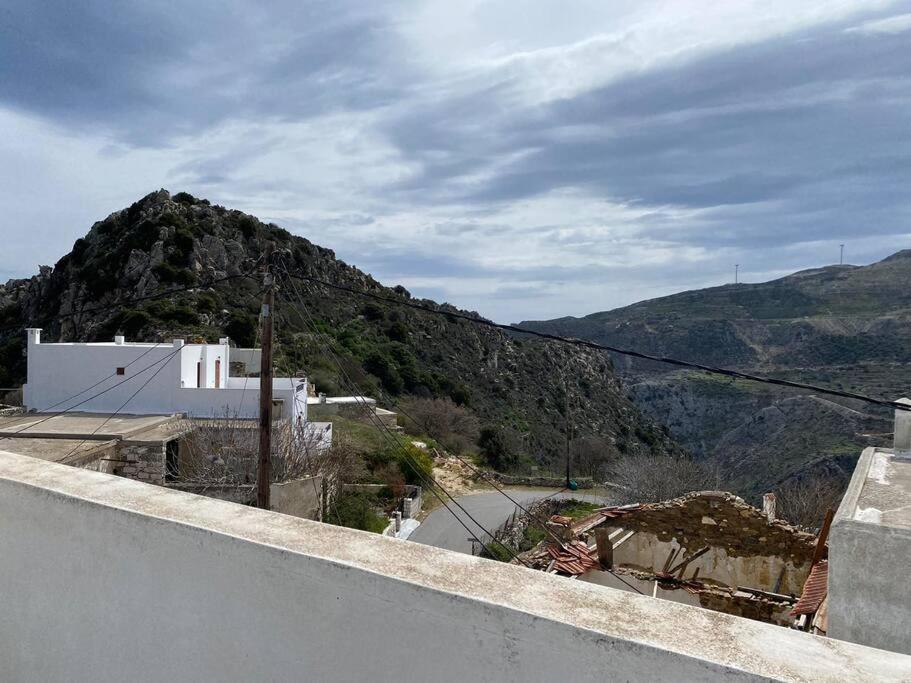 Blue House Villa Koronos Exterior photo